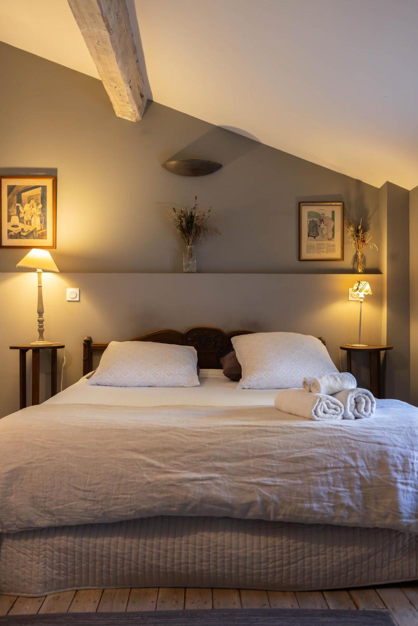 Bed and Breakfast Domaine Castell De Bles Saint-Génis Pokój zdjęcie